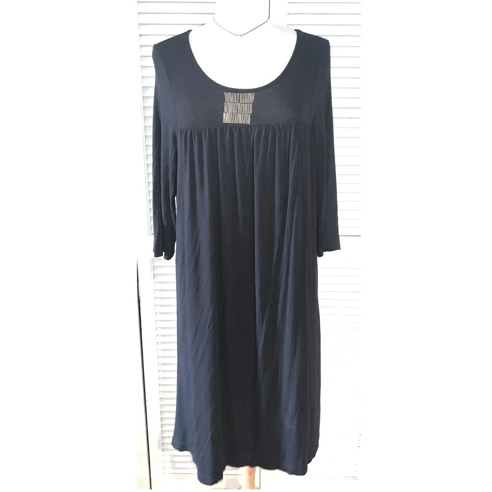 Vintage Motto black quarter sleeve Midi Dress with gold accents